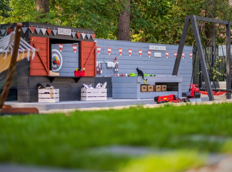 ENKLAVA  Plac zabaw dla dzieci i dorosłych?v=1.0