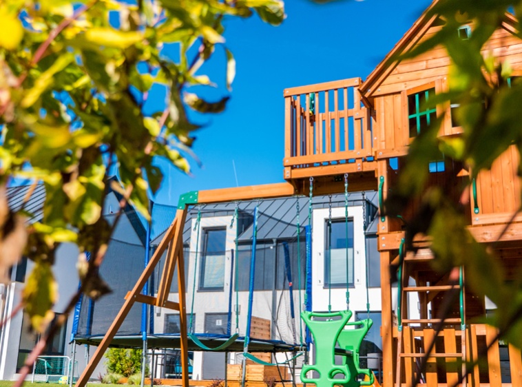 Dębki Plaza Domki Plac zabaw?v=1.0