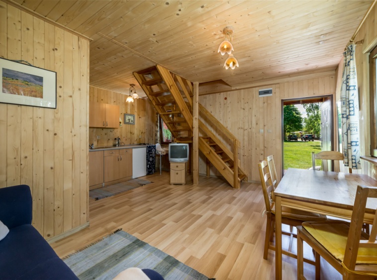 Domki Weneda Pok&oacute;j dzienny w domku z aneksem kuchennym?v=1.0