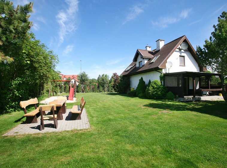 Lila Wrzos Ok. 1000 m2 ogrodzonego trawnika wyłącznie do dyspozycji gości.?v=1.0