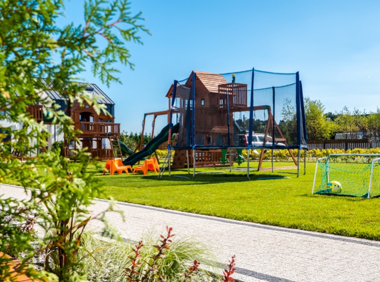 Dębki Plaza Domki Plac zabaw ?v=1.0