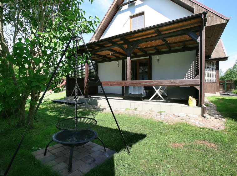 Lila Wrzos Domek Lila Wrzos - Taras i miejsce na gril?v=1.0